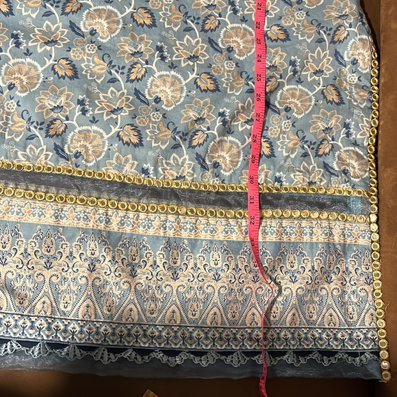 Gently used Asim Jofa size smalll to medium beautiful elegant piece. Party wear - Picture 14 of 17